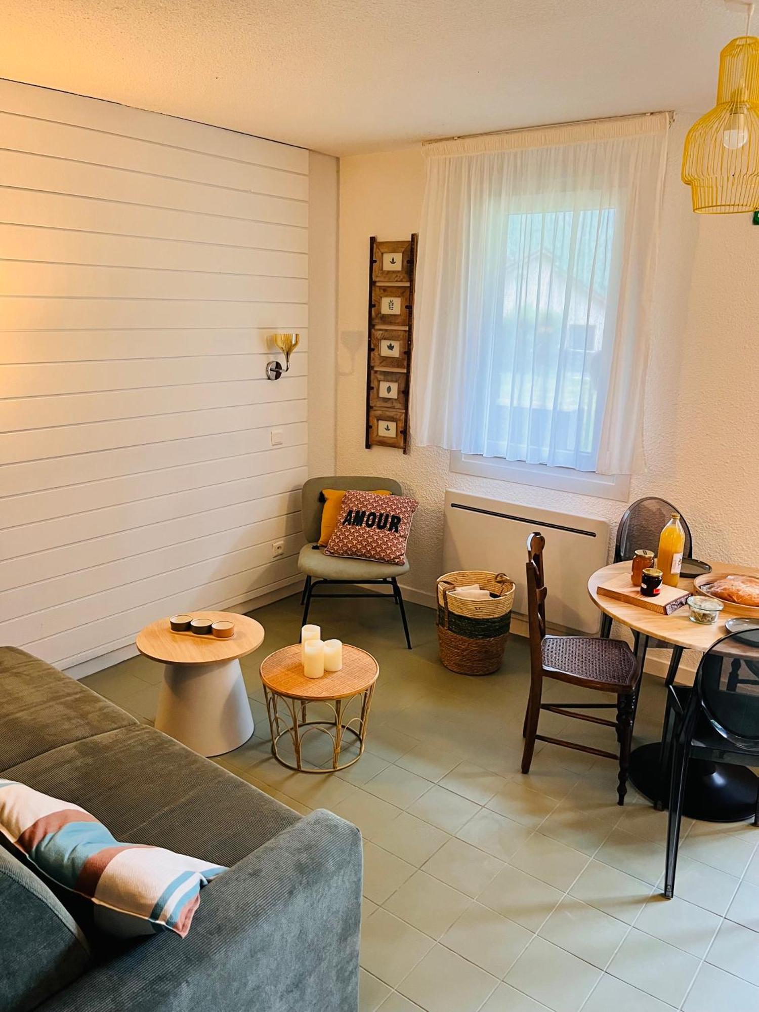 La Suite Unique - Le Jardin Sur Les Pyrenees- Vue Panoramique Montagne -Jardin Cloture Prive De 100M2-Parking-Linge De Lit Et Serviettes Compris- Bielle Exterior photo