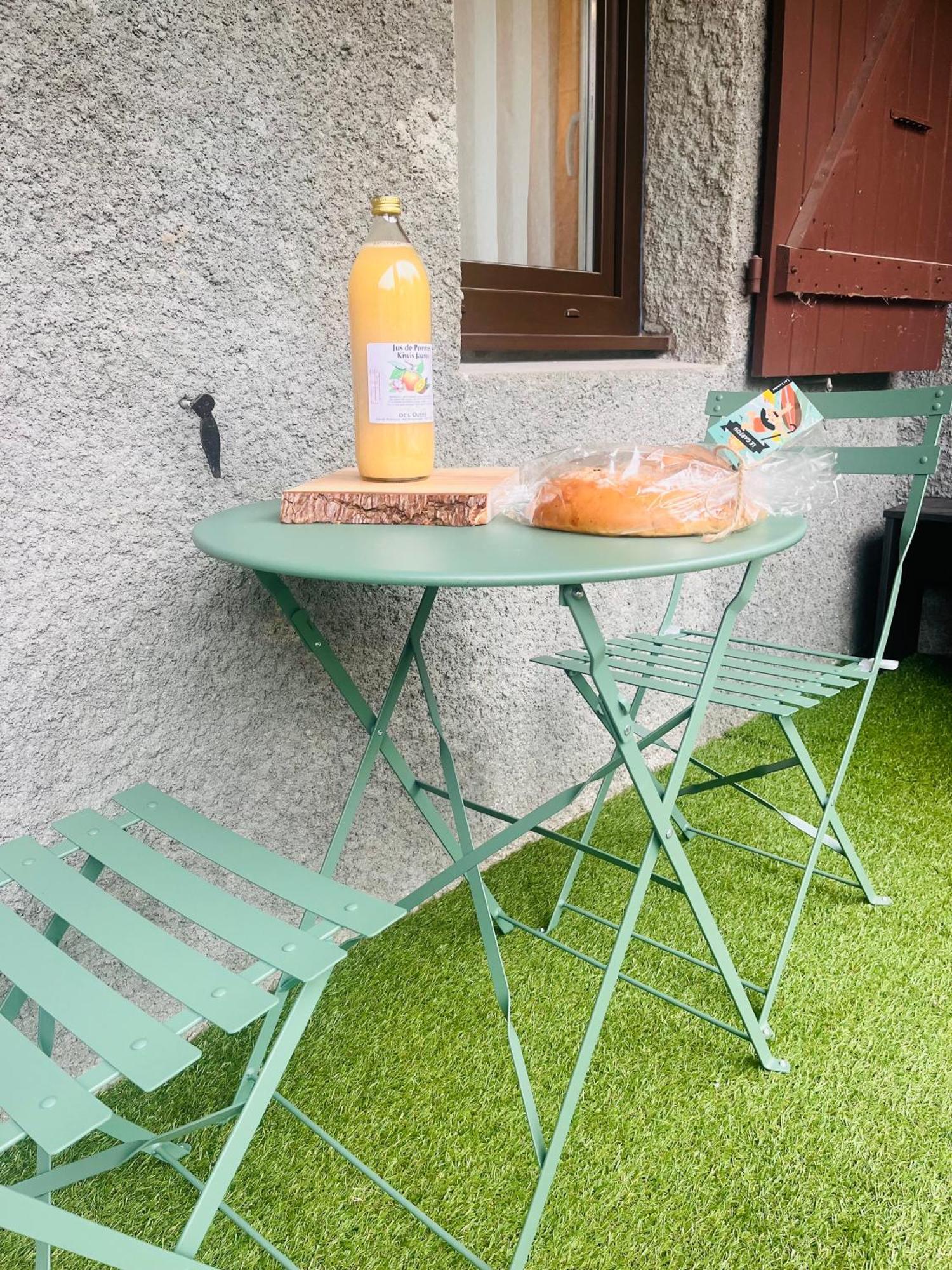 La Suite Unique - Le Jardin Sur Les Pyrenees- Vue Panoramique Montagne -Jardin Cloture Prive De 100M2-Parking-Linge De Lit Et Serviettes Compris- Bielle Exterior photo