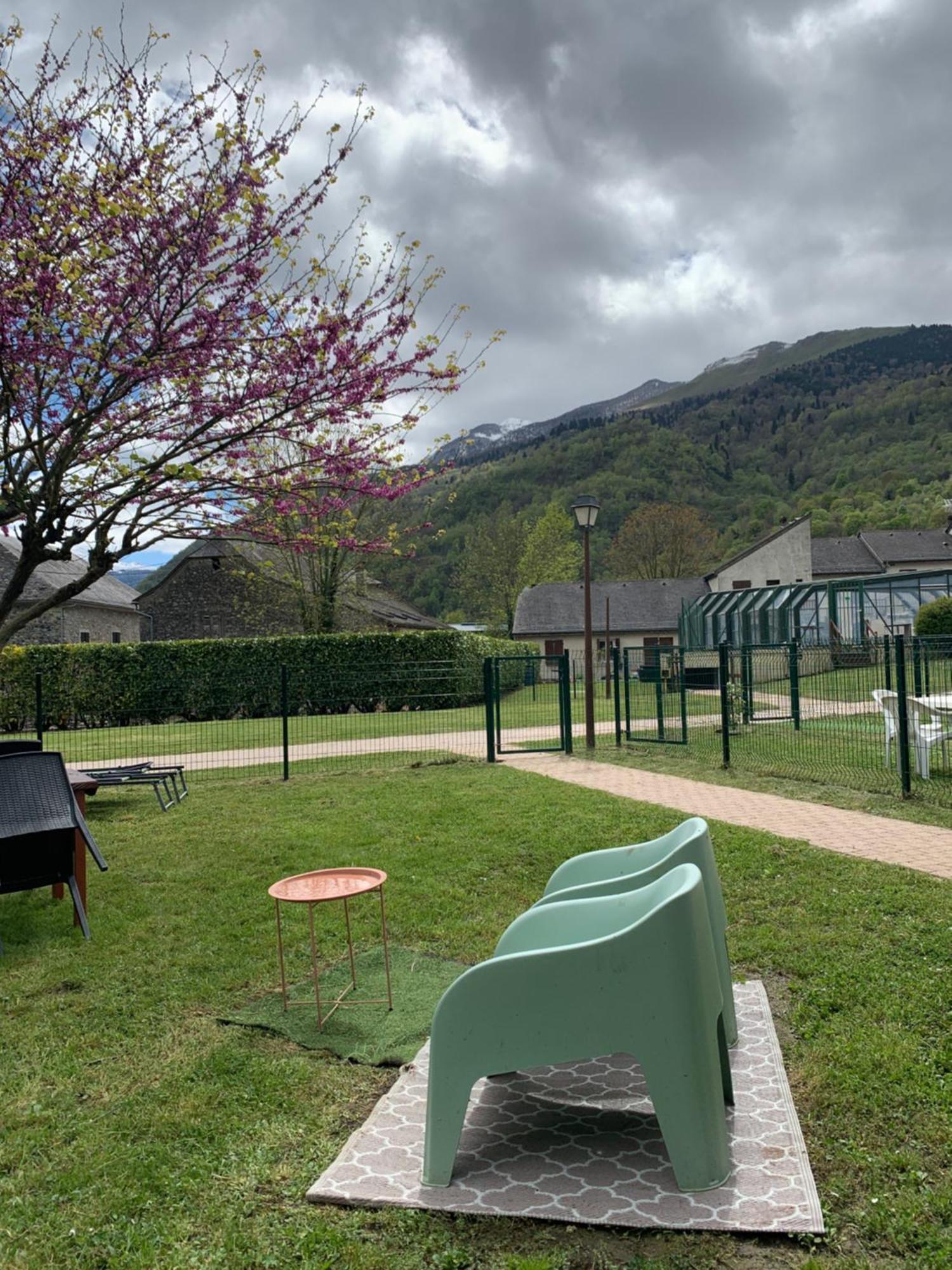 La Suite Unique - Le Jardin Sur Les Pyrenees- Vue Panoramique Montagne -Jardin Cloture Prive De 100M2-Parking-Linge De Lit Et Serviettes Compris- Bielle Exterior photo